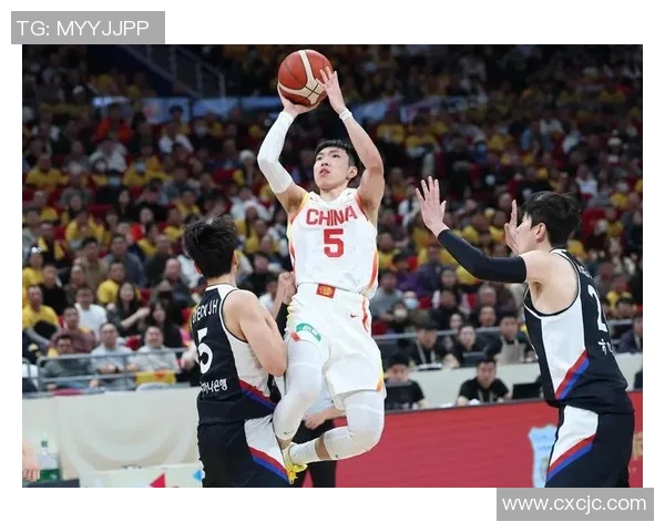 上海篮球队在世界杯预选赛中以59分稳居积分榜首位展现强劲实力