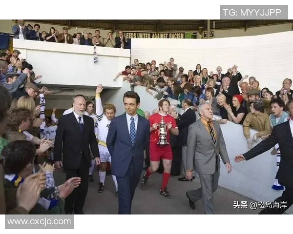 出生在富裕家庭的足球明星们的奢华生活与职业生涯的交织探讨 出生在富裕家庭的足球明星们的奢华生活与职业生涯的交织探讨